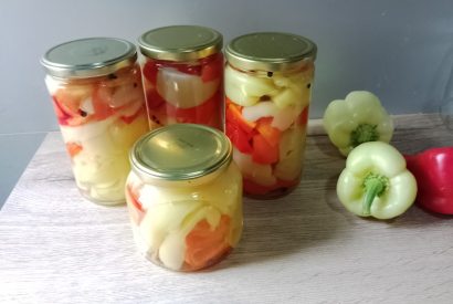 vložena rumena in rdeča paprika