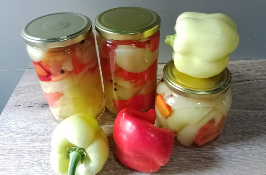 vložena rumena in rdeča paprika