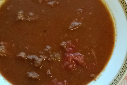 goveji golaž s posušenimi paradižniki