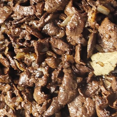 pražena telečja jetrca s čebulo